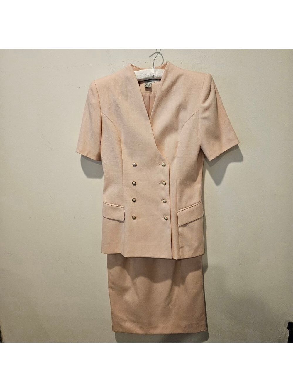 Women's Atrium Collection Vintage Skirt Suit Size 6 Pink